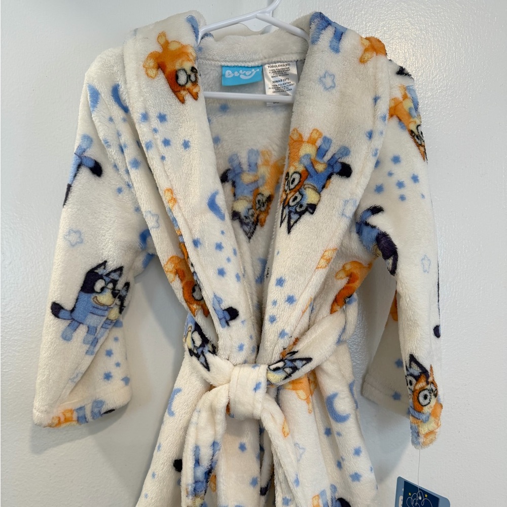 NWT 3T Bluey Robe